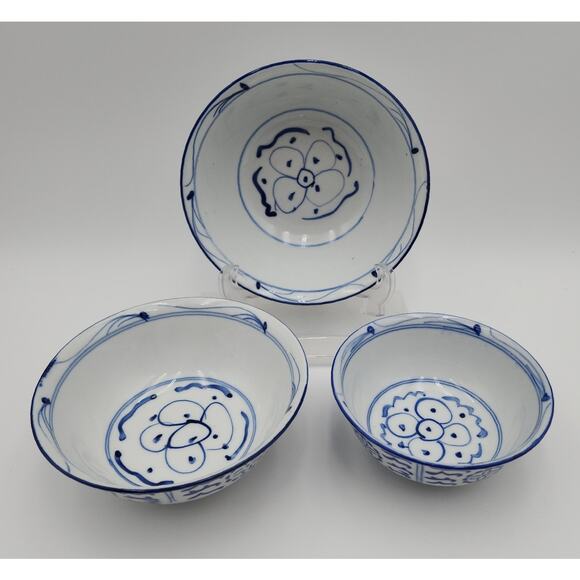Three Hand Painted Porcelain Blue and White Nesting Chinese Rice Bowls - Picture 1 of 13